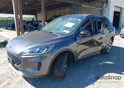 2020 Ford Escape Se Sport Hybrid z USA, uszkodzony, nr VIN 1FMCU9BZ0LUA43926